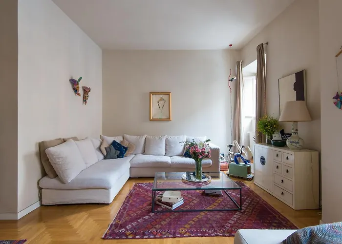 Coronari Enchanting Two Bedroom * Rom