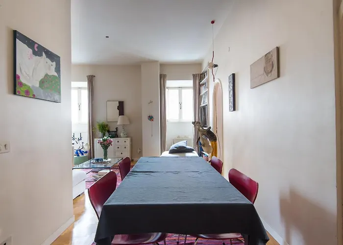 Coronari Enchanting Two Bedroom * Rom
