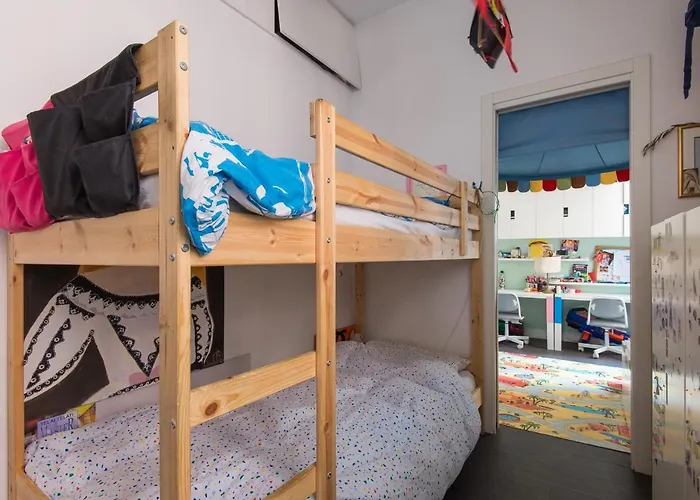 Coronari Enchanting Two Bedroom Rom
