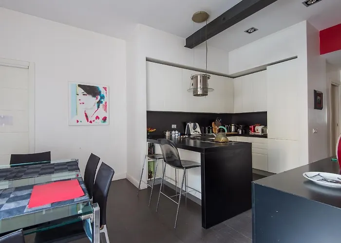 Coronari Enchanting Two Bedroom Rom