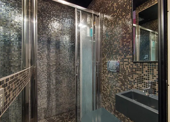 Apartment Coronari Enchanting Two Bedroom Rom